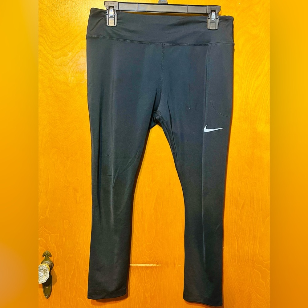 Ladies Nike Cropped Leggings